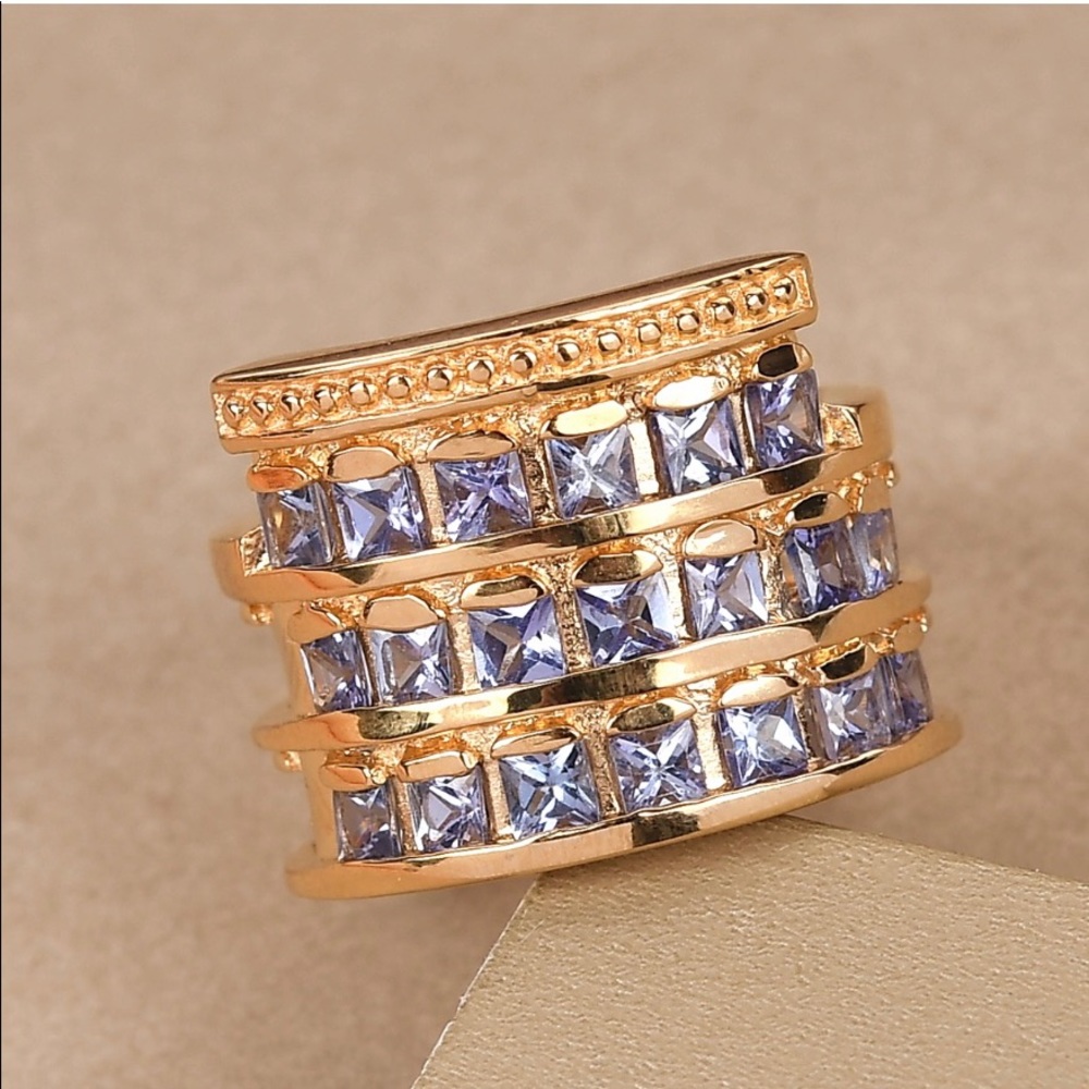 - Ring tanzanite ring in vermeil YG over sterling silver